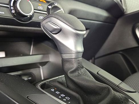 Certified 2025 Kia Soul LX w/ LX Technology Package FWD image 19