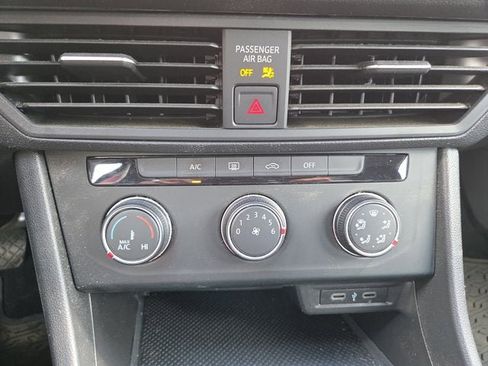 Used 2022 Volkswagen Jetta S image 17