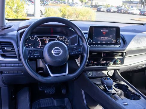 Used 2021 Nissan Rogue SV FWD image 16