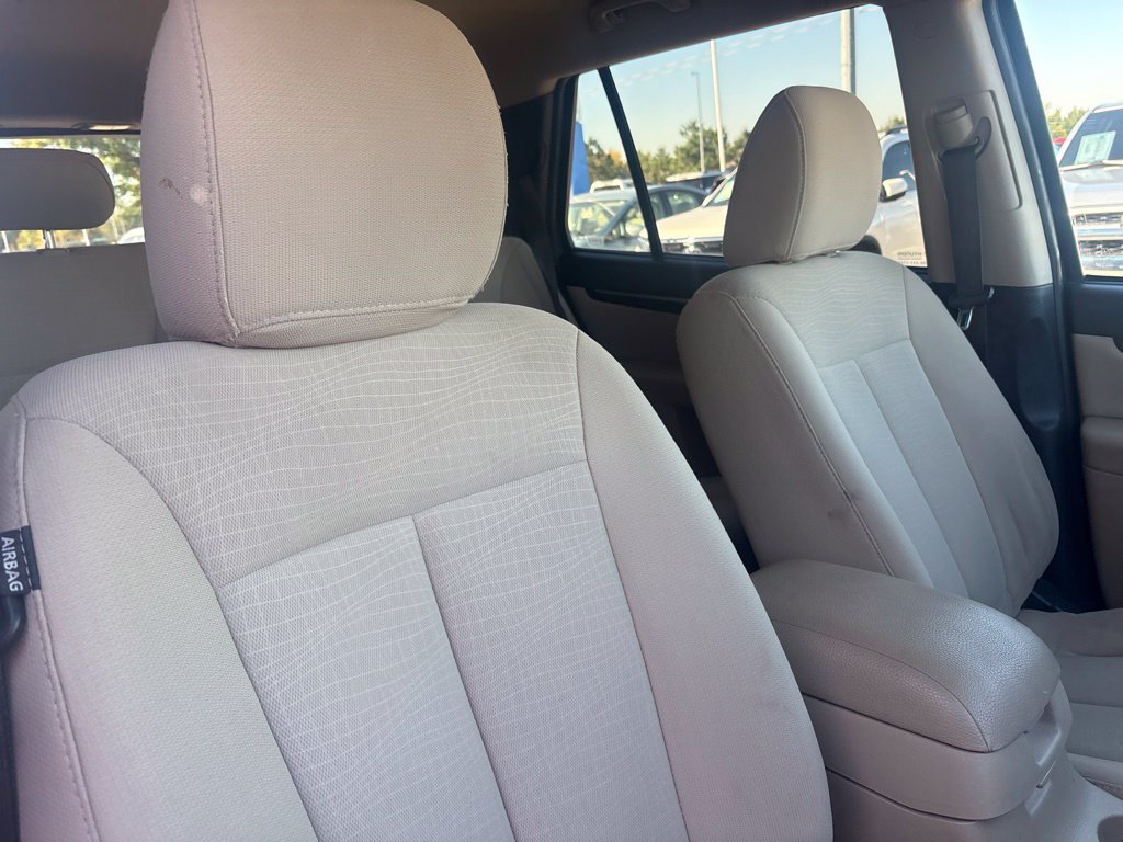 Used 2012 Hyundai Santa Fe GLS FWD image 22