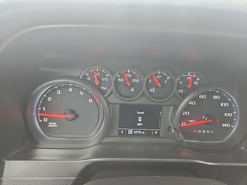 Used 2021 Chevrolet Silverado 2500 Custom w/ Custom Value Package image 16