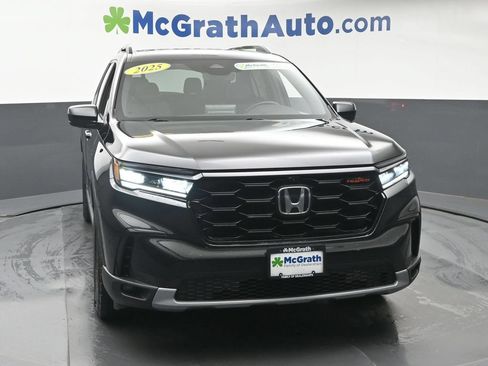 Used 2025 Honda Pilot TrailSport image 5