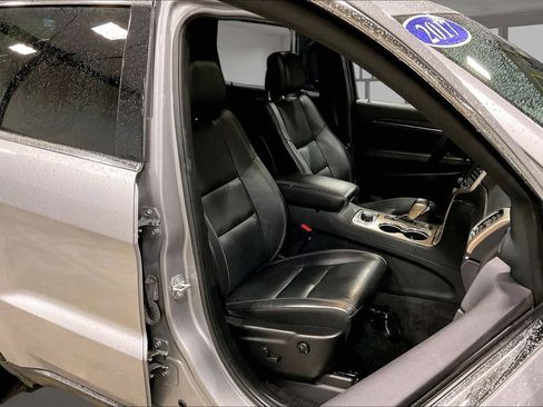 Used 2017 Jeep Grand Cherokee Limited AWD/4WD image 29
