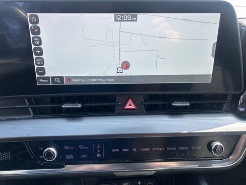 Used 2023 Kia Sportage EX image 9