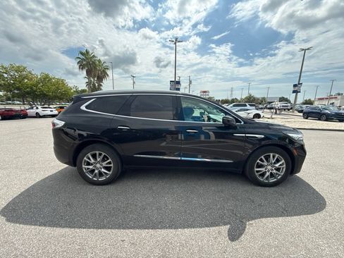 Used 2022 Buick Enclave Essence w/ Experience Buick Package FWD image 4
