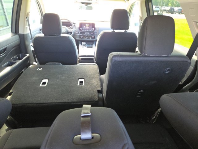 Used 2025 Nissan Pathfinder S AWD/4WD image 12