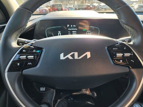 Certified 2024 Kia Niro EX image 18