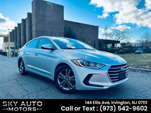 Used 2018 Hyundai Elantra SEL image 3