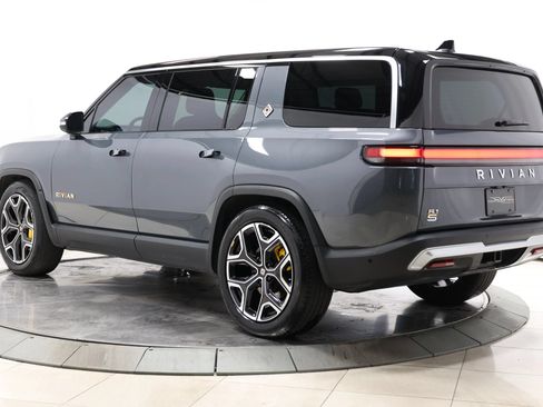 Used 2024 Rivian R1S Adventure AWD/4WD image 68