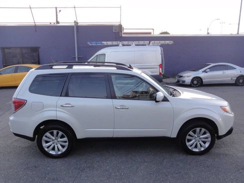 Used 2012 Subaru Forester 2.5X Premium AWD/4WD image 7