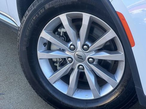 Used 2023 Dodge Durango SXT RWD image 9