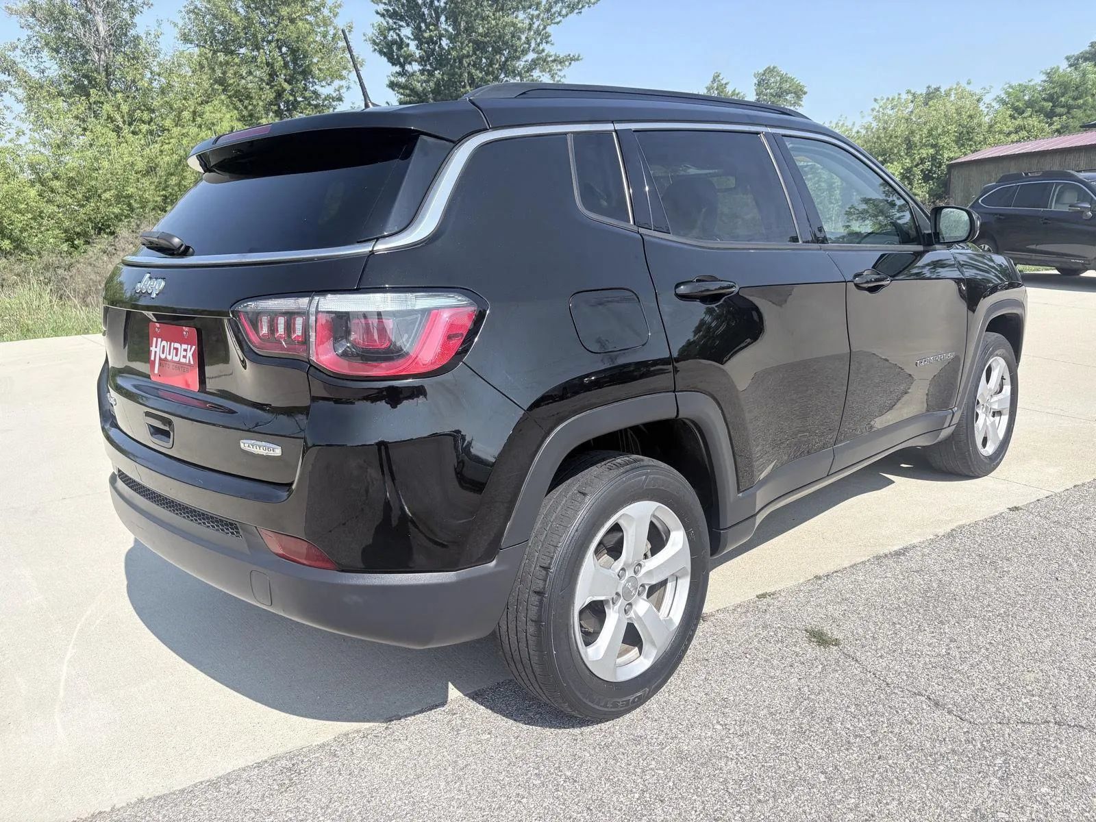 Used 2019 Jeep Compass Latitude w/ Popular Equipment Group AWD/4WD image 7