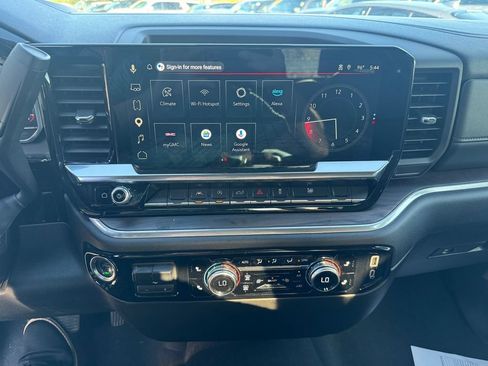 Used 2025 GMC Sierra 1500 SLT AWD/4WD image 17