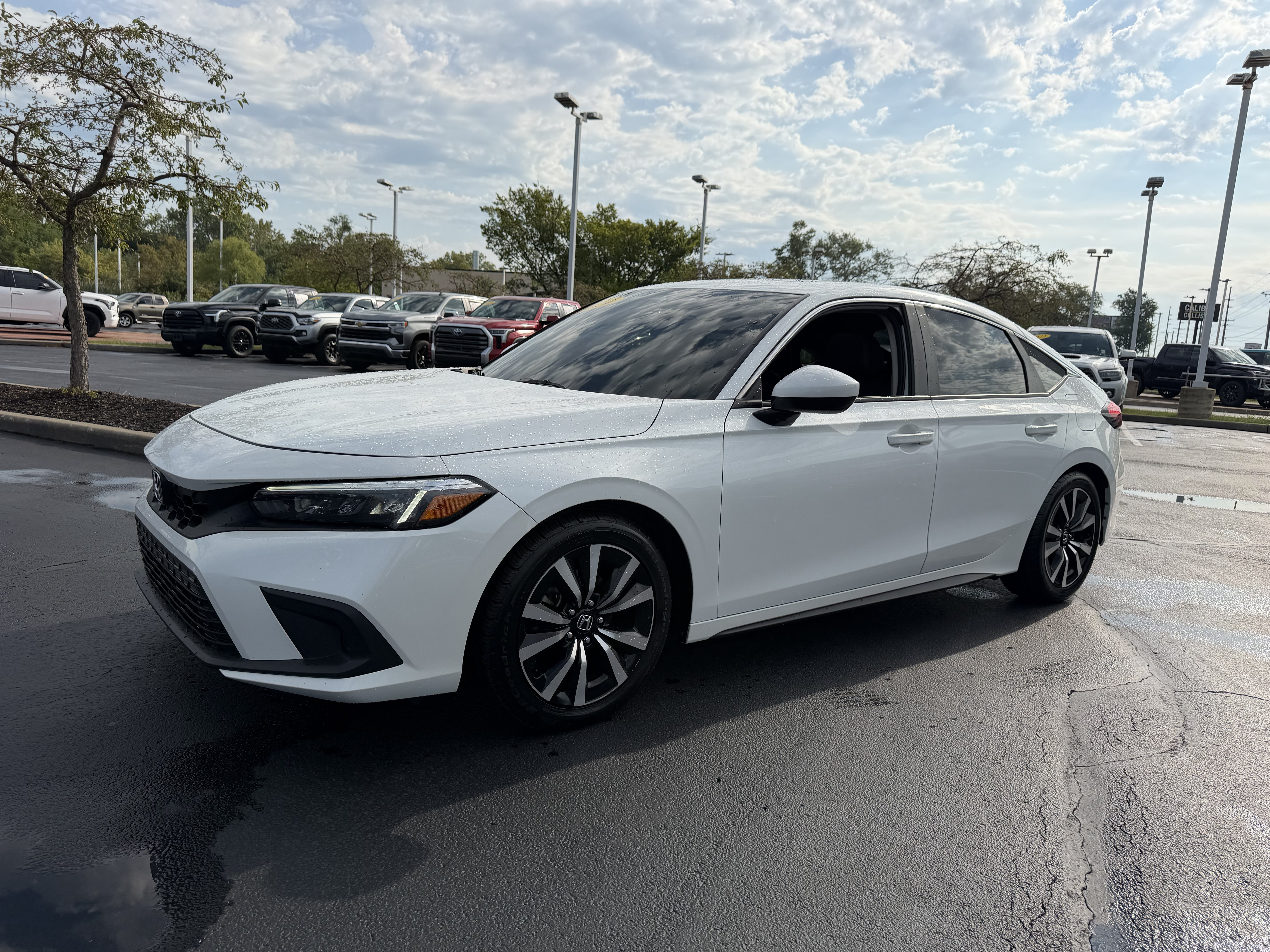 Used 2024 Honda Civic EX-L image 3