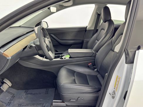 Used 2021 Tesla Model Y 2WD image 16