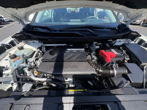 Used 2024 Nissan Rogue SV AWD/4WD image 34