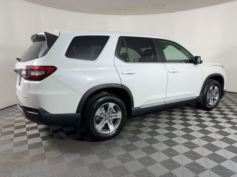New 2025 Honda Pilot EX-L image 7