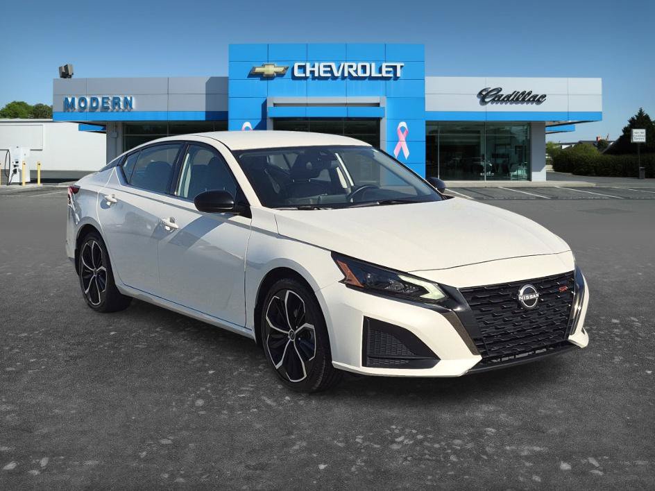 Used 2025 Nissan Altima 2.5 SR FWD image 7