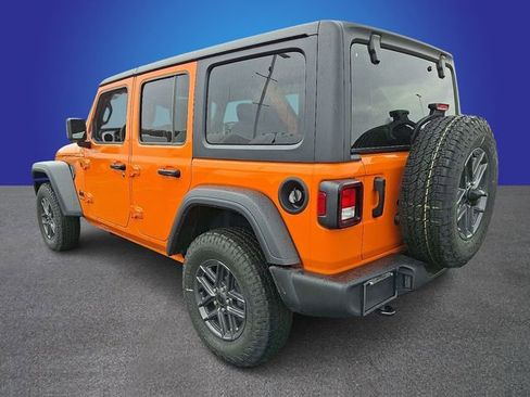 Used 2025 Jeep Wrangler Unlimited Sport AWD/4WD image 4