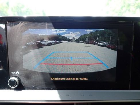 Used 2024 Toyota Prius Prime FWD image 27