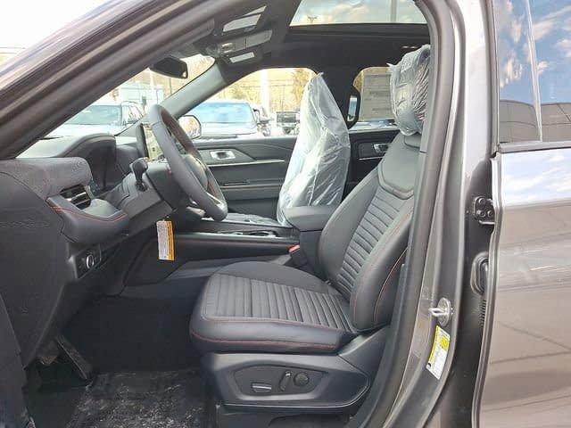 New 2026 Ford Explorer ST-Line w/ ST-Line Street Pack AWD/4WD image 8