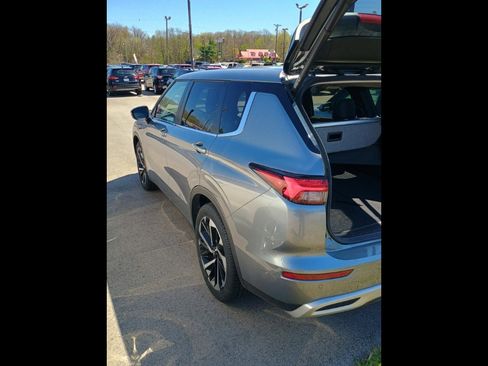 Used 2023 Mitsubishi Outlander SE image 5