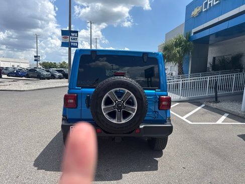Used 2022 Jeep Wrangler Unlimited Sahara w/ LED Lighting Group AWD/4WD image 6