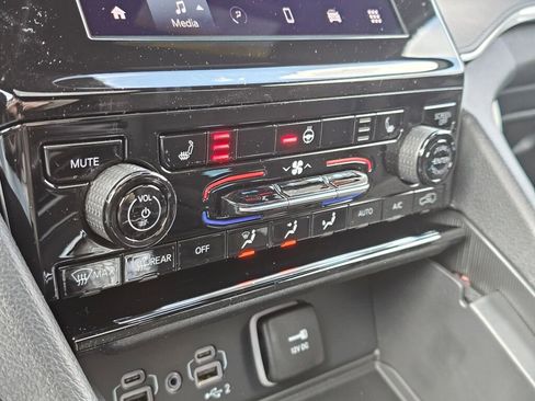 New 2026 Jeep Grand Cherokee Laredo image 24