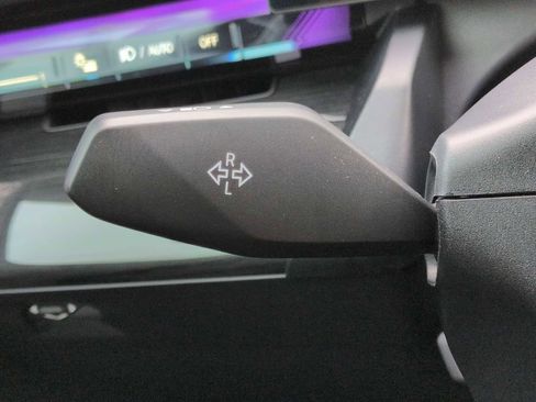 Used 2025 BMW i5 M60 w/ Premium Package image 28