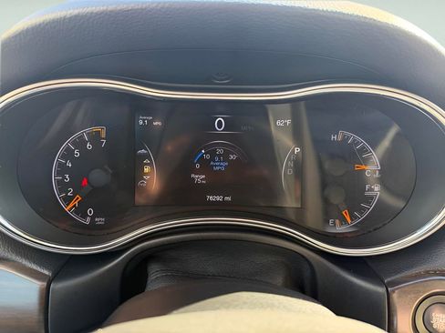 Used 2018 Jeep Grand Cherokee Limited image 24