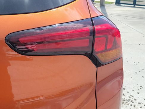 Used 2023 Buick Encore GX Preferred image 11