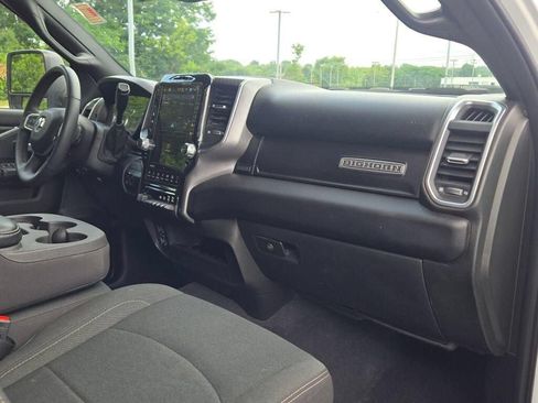 Used 2025 RAM 2500 Big Horn AWD/4WD image 9