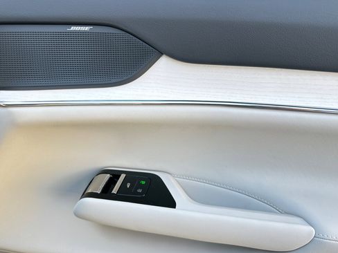 New 2025 Volvo EX90 Plus w/ Protection Package Premier image 19