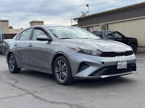 Used 2023 Kia Forte LXS FWD image 5