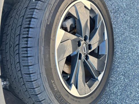 Used 2025 Nissan Rogue SV AWD/4WD image 7
