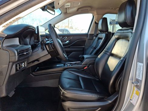 Certified 2023 Lincoln Corsair AWD image 14