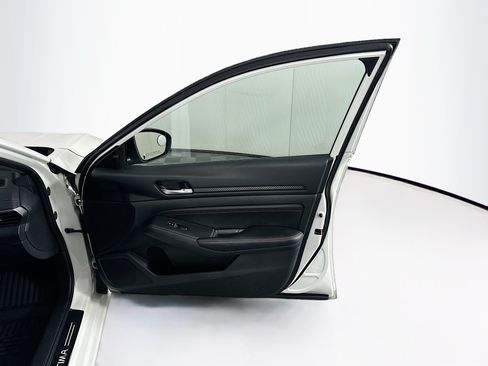 Used 2022 Nissan Altima 2.5 SR FWD image 29