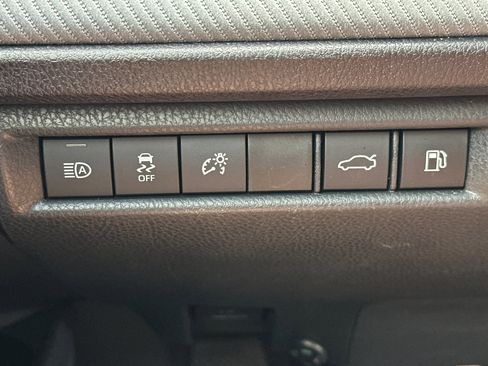 Used 2025 Toyota Camry SE FWD image 30