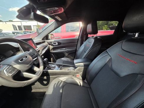 Used 2024 Jeep Compass Trailhawk AWD/4WD image 7