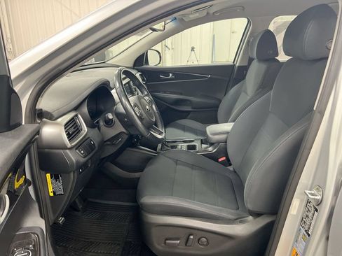 Used 2018 Kia Sorento AWD image 19