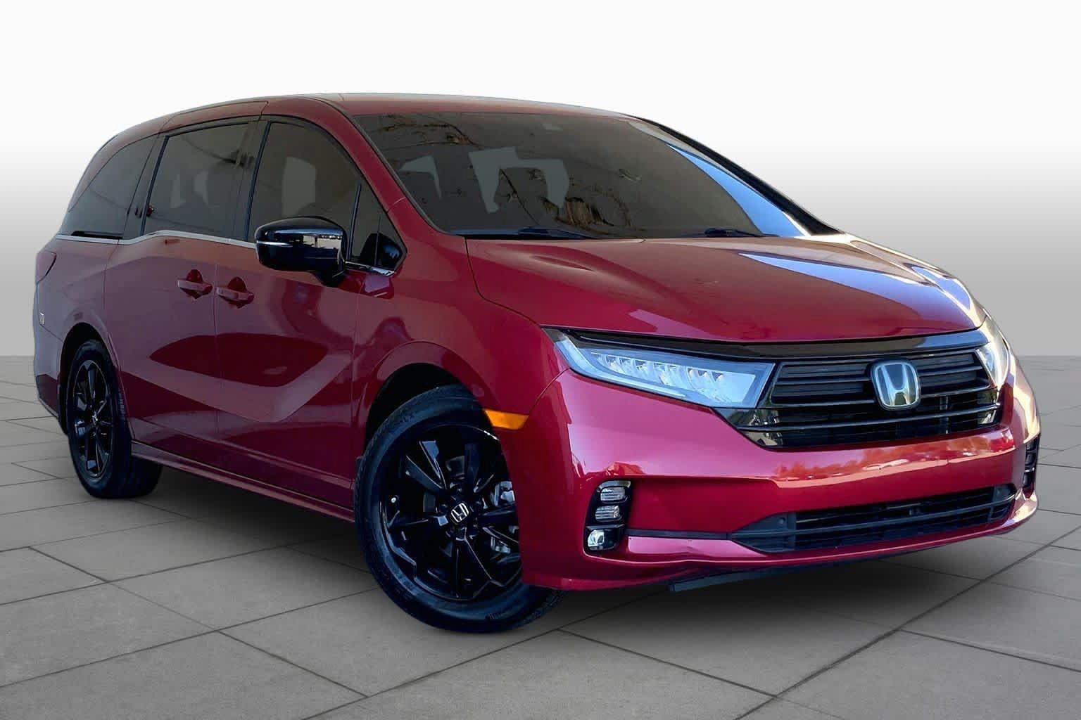 Used 2023 Honda Odyssey Sport image 3