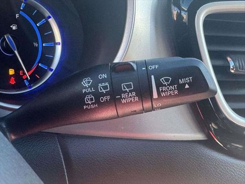 Used 2019 Chrysler Pacifica Touring-L image 21