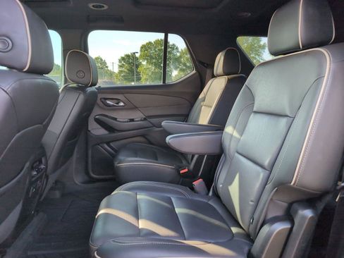 Used 2023 Chevrolet Traverse Premier FWD image 34