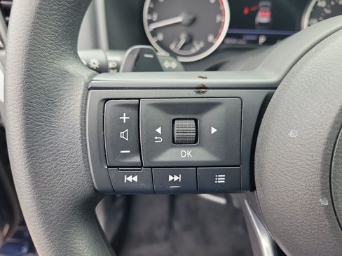 Certified 2024 Nissan Rogue SV FWD image 18