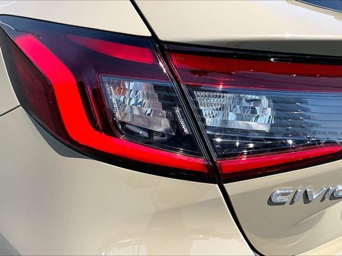 Used 2025 Honda Civic Sport Touring image 28