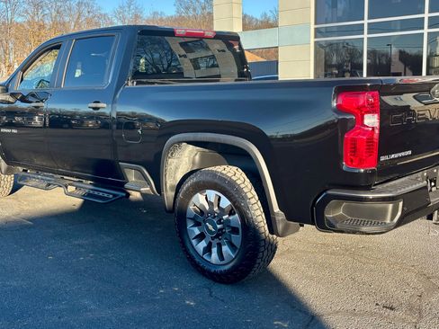 Used 2024 Chevrolet Silverado 2500 Custom w/ Custom Value Package image 8