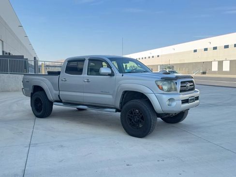 Used 2010 Toyota Tacoma 4x4 Double Cab V6 image 7
