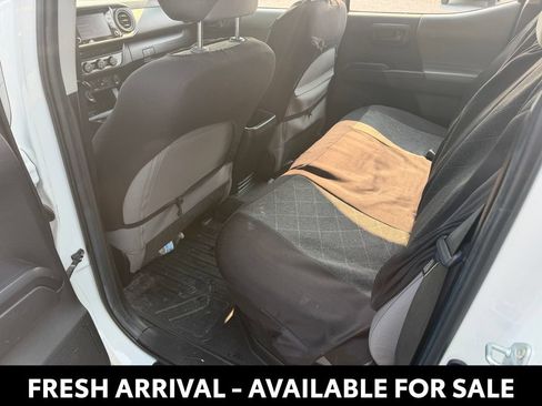 Used 2022 Toyota Tacoma SR w/ SR Convenience Package RWD image 15