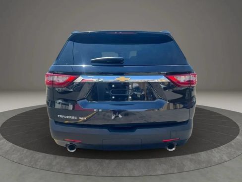 Used 2021 Chevrolet Traverse LS AWD/4WD image 6