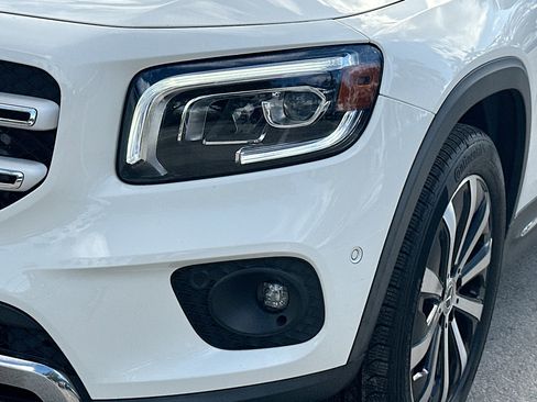 Used 2022 Mercedes-Benz GLB 250 4MATIC image 37